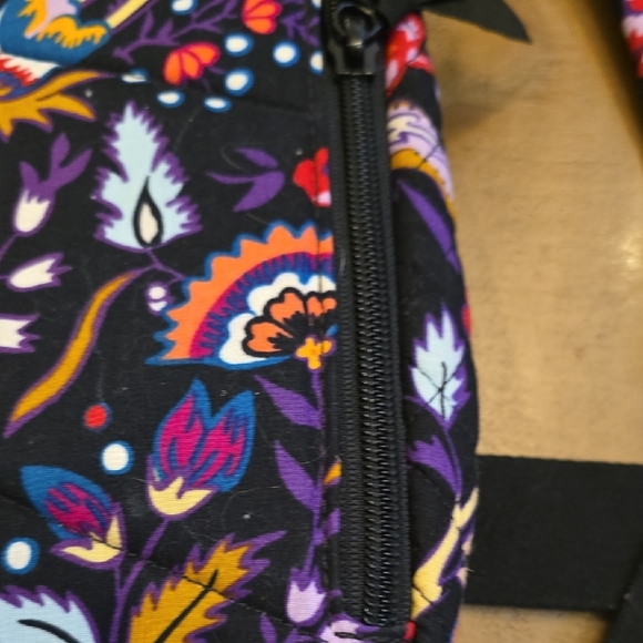 Vibrant Floral Backpack - Picture 4 of 7